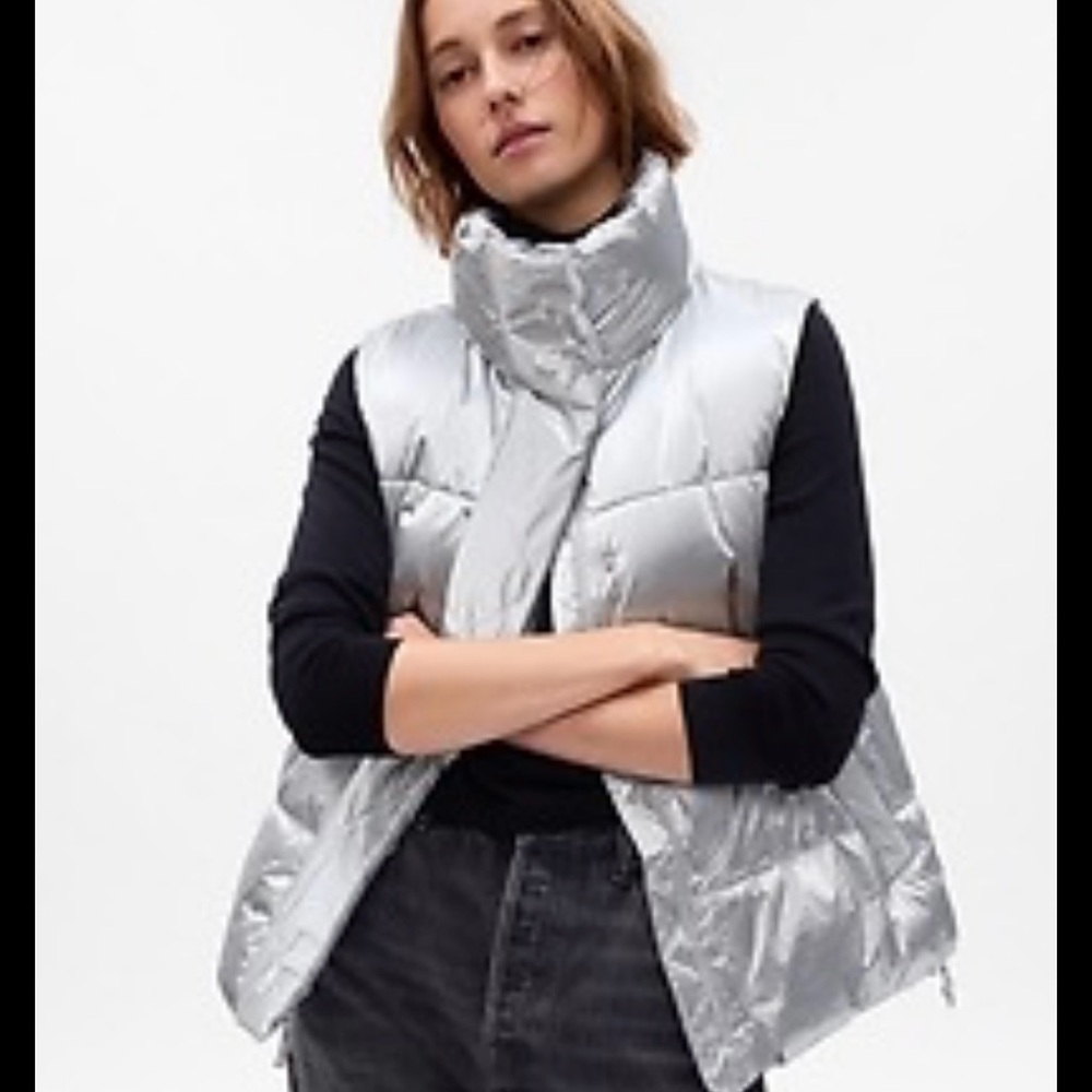 NWT Gap Big Puff Metallic Vest in Primaloft Silver M